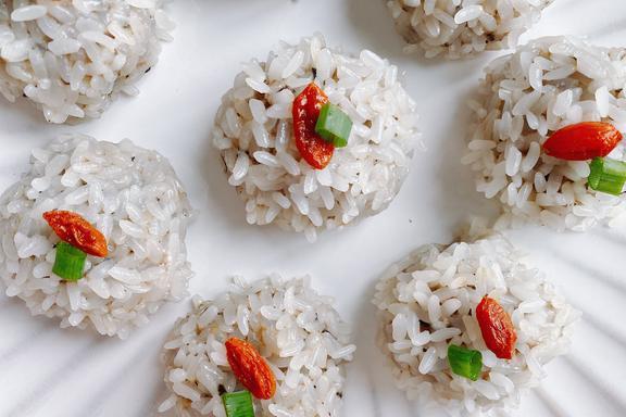 哪些人不適合食用糯米？東莞食材配送公司?為您解答