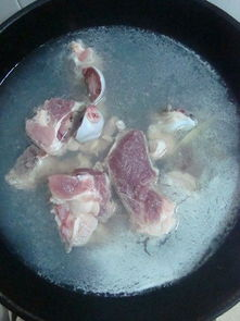 東莞食材配送?中心談談，哪些人不適合喝豬筒骨湯？